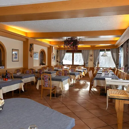 Hotel Venezia Passo Rolle